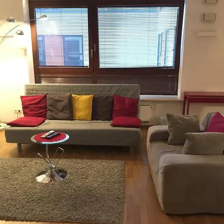 Main Street - Atelier Apartment