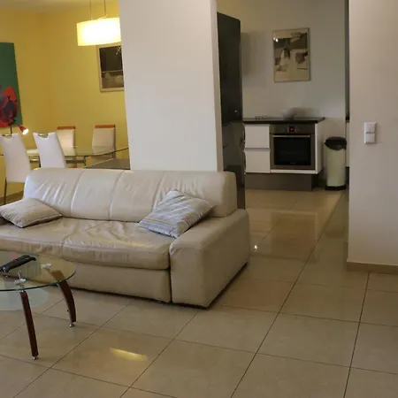 Main Street - Atelier Apartment *