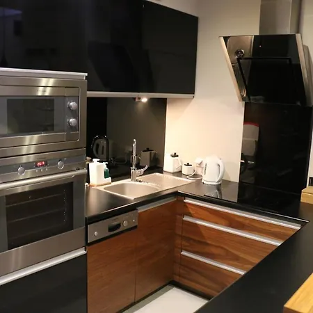 Main Street - Atelier Apartment *