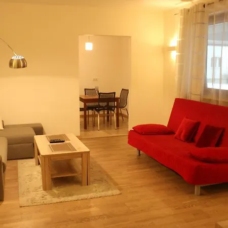 Main Street - Atelier Apartment *
