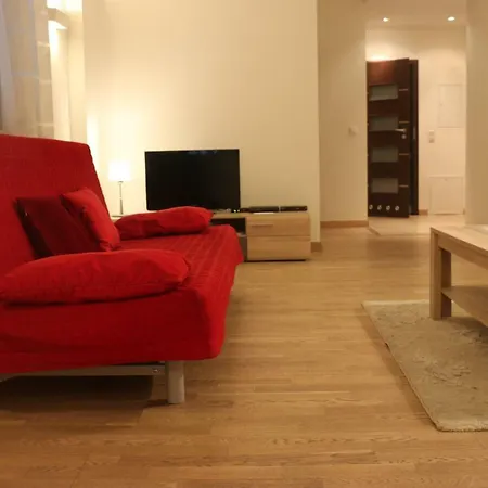 Main Street - Atelier Apartment